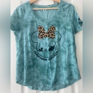 Hakuna Matata Disney Shirt size M